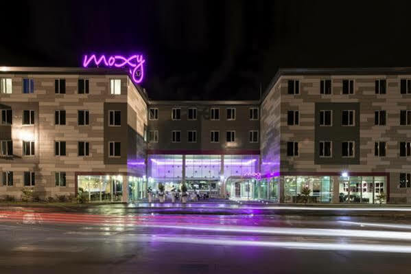 Moxy Milan Malpensa Airport Hotel Case Nuove  Kültér fotó
